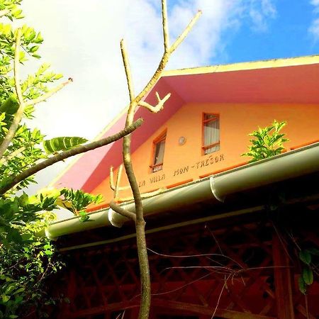 La Villa Mon Tresor Port Mathurin Exterior photo